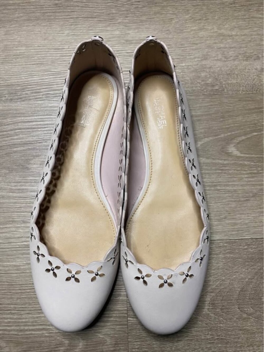 Michael Kors Talia Ballet Flats Size 6.5 Pale Pink Leather Studded Floral Cutout